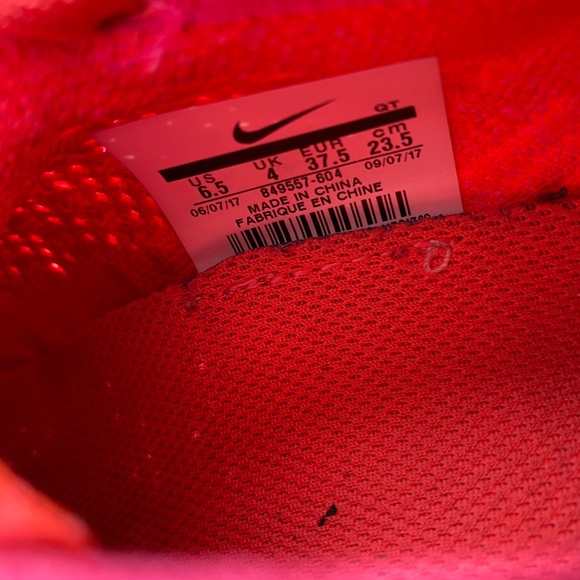 Nike Women’s Vapor Max Running Shoes - Picture 5 of 5